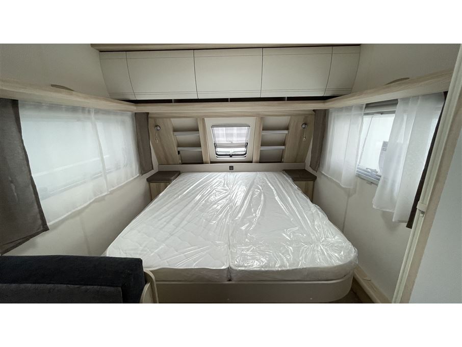 Hobby De Luxe 460 SFf